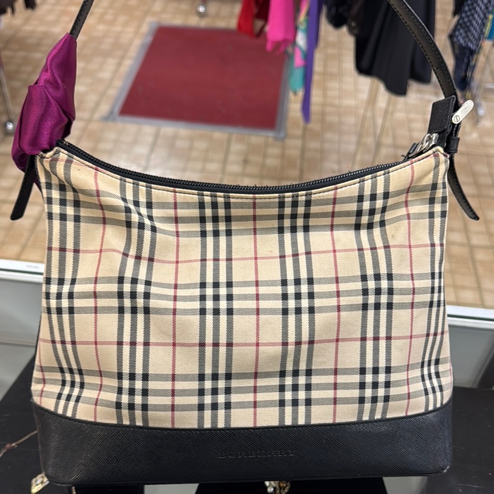 Burberry Cream and Black Shoulder Bag with Iconic Style